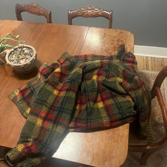 Reversible coat size small - Picture 3 of 3